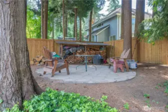Upper patio...bring out the fireplace and cook some-mores!