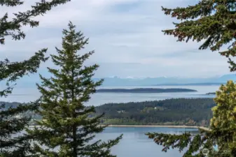 Snow capped Canadian Cascades