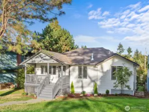 Move in ready Historic Rucker Hill charmer!