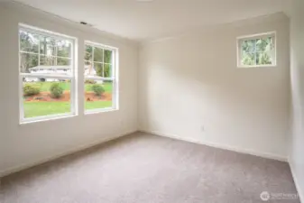 Unstaged 4th bedroom