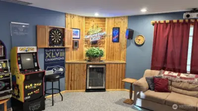 Theatre Room, Bonus Room, Bar