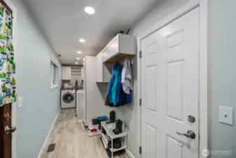 Mud room/Laundry room off attached garage