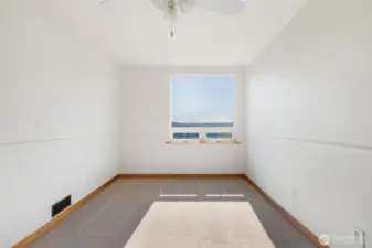 3rd floor bonus rm looking east at Mt