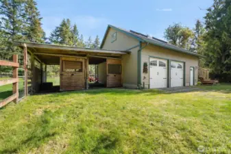 Detached garage