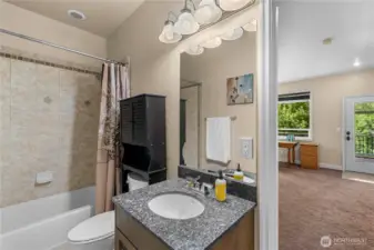 2nd primary bath, guest suite