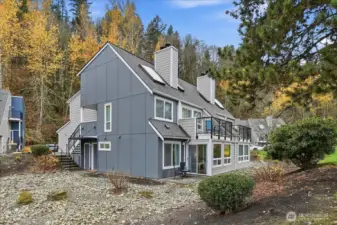 Welcome to Westridge Condominium Complex