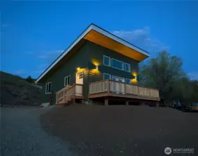 A beautiful brand new modern home with mountain views, designed for easy, low-mait