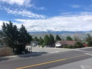 Wenatchee Valley Views to Mission Ridge