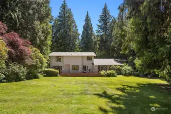 A perfect combination of a remodeled home, a large private lot in a quiet and coveted neighborhood. Ideally located with shopping and an easy commute.  Award-winning Issaquah Schools.  Welcome home!
