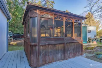 Private Hot tub and enclosed room