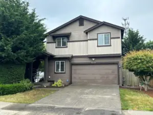 Welcome home to this beautiful home that features 4 bedrooms plus a bonus room/office /potential 5th bedroom, 2 bathrooms upstairs and a half bath downstairs. Enjoy brand new central AC all summer long!