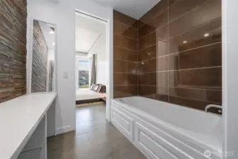 Ensuite soaking tub