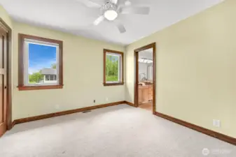 Upper full bathroom
