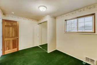 Decent sized bedroom.