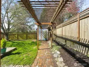 A wonderful area offers the perfect opportunity to create your own garden in raised beds.