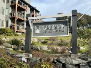 Landmark Inn - one of the most convenient places for visitors to stay in Eastsound with full kitchens and close proximity to all restaurants, stores, markets and shops.
