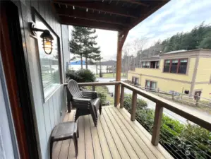 Private decks provides a view of East Sound and the Eastsound Waterfront Park - a short distance away with picnic tables, space to relax and shore access.