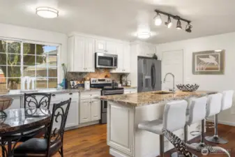 ~Enjoy Cooking Esquisite Meals with Family & Friends~
