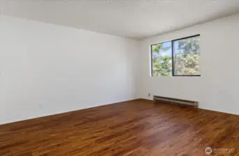 Second spacious bedroom