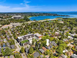 Step outside and wander to the Arboretum, Montlake Playfield, or the waterfront—plus the newly-remodeled Montlake Elementary is just around the corner.