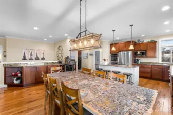 The floor plan allows for so much flexibility. This dining table is huge, measuring 96" x 40" (and that's a 5,000 piece jigsaw puzzle under construction!)