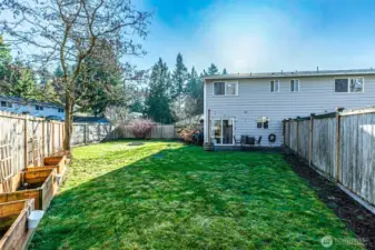 HUGE FULLY FENCED BACKYARD