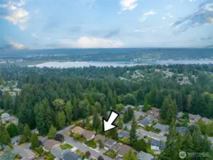A short drive will take you to Lake Sammamish and Marymoor Park.