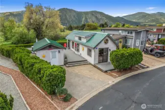 Welcome to Vista del Lago #33!