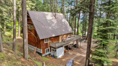 Turn key Cabin with wrap around deck and stunning Stewart Mtn  Views
