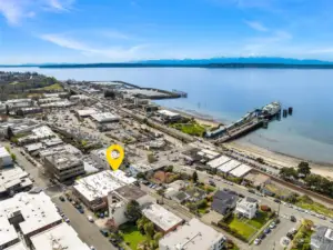 From it's incredible views to it's premier downtown location this penthouse is a rare opportunity.