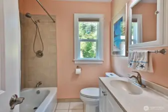 Full guest bath near the two additional bedrooms.