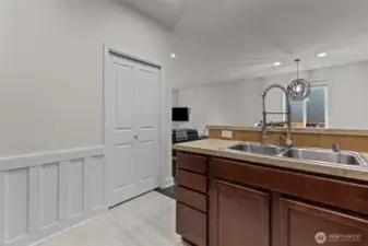 KITHCEN WITH PANTRY