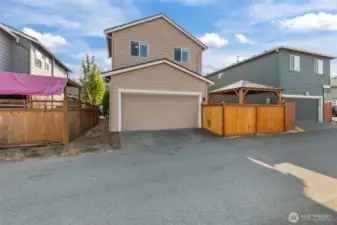 2 CAR GARAGE!