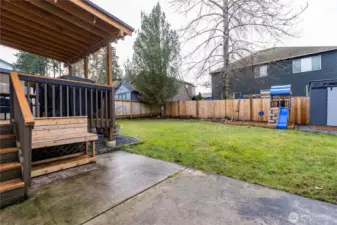 Large fully-fenced lot. Playset stays!
