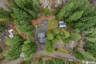 Spacious lot with tons of privacy - no neighbors behind the home - just peaceful woods