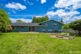 1/3 ac+ lot - huge back yard