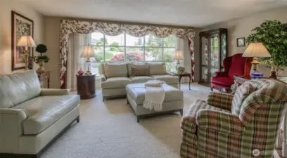 Front  Room Maine Floor