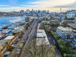 Explore nearby dining, shopping, and parks right from your doorstep.