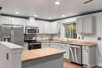 Stainless steel appliances stay.