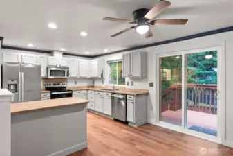 Dining space off of kitchen.