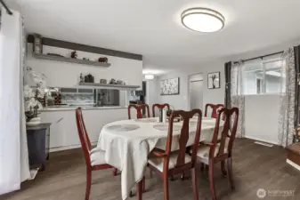 Seller currently uses the FR as a dining area.