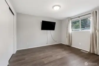 Guest bed #1. Tv can stay!