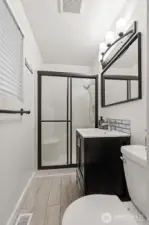 Primary bath w/new vanity!