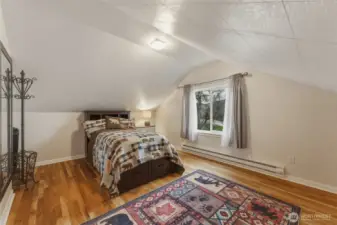 Upstairs Bedroom 2
