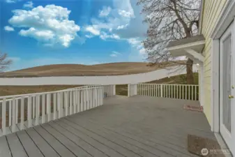 Side Deck off of Kitchen