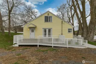 Side Deck off of Kitchen