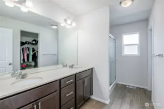 Primary bath with walk-in closet