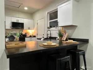 Eat at Kitchen Counter