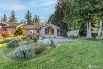 This lovely one-level Kala Point condo is move-in ready, meticulous, and sits in a private setting. It even has an oversized, two-car garage.