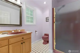 Main floor 3/4 bath